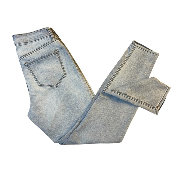 Old Navy Super Skinny Ankle Jeans, Light Wash Mid Rise, Size 4. - Picture 1 of 7